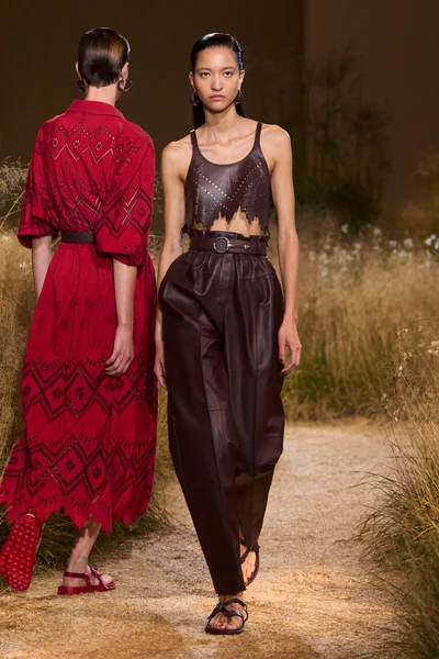 Look 63